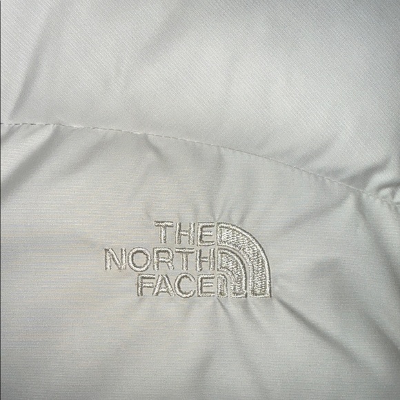 The North Face Women's Ivory Puffer Vest - Size XL - Picture 2 of 7